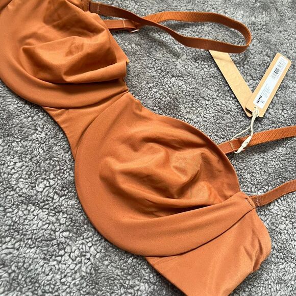 Skims Women's Bra - Picture 3 of 7